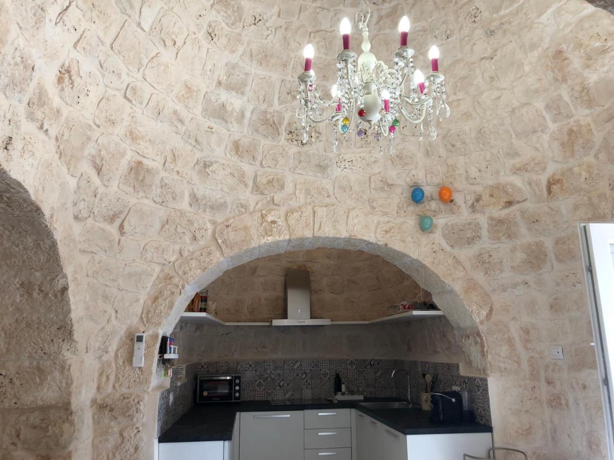 アルベロベッロTrullo Dell' Edera Con Piscina Privataアパートメント エクステリア 写真