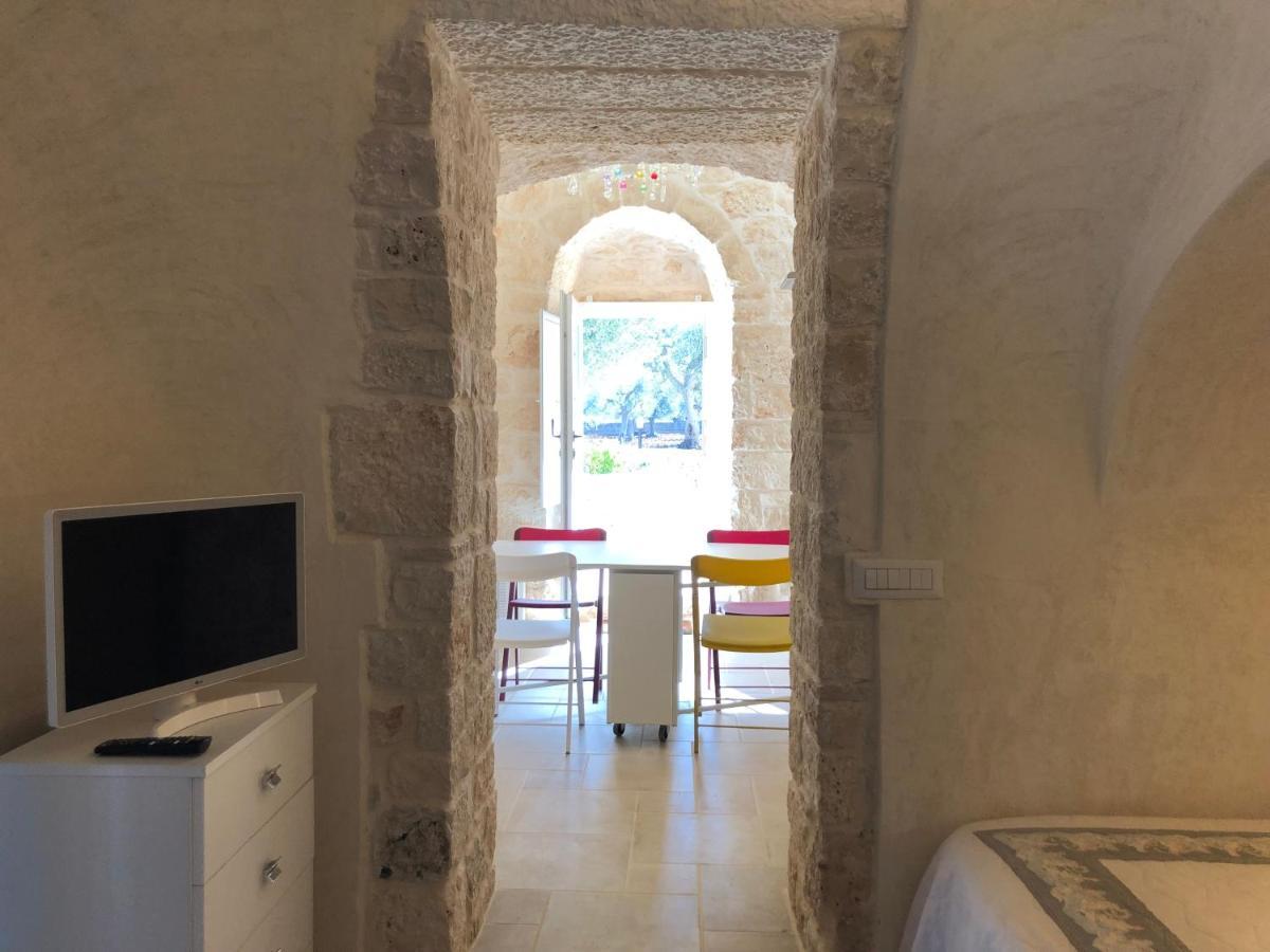 アルベロベッロTrullo Dell' Edera Con Piscina Privataアパートメント エクステリア 写真