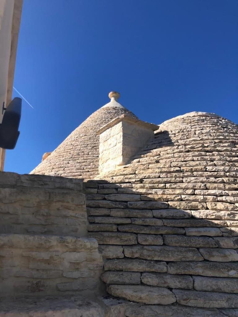 アルベロベッロTrullo Dell' Edera Con Piscina Privataアパートメント エクステリア 写真